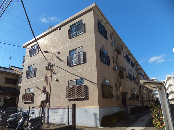 日吉ハイホームの外観