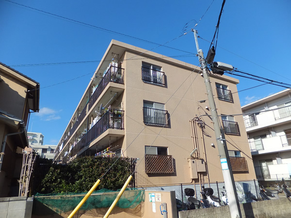 日吉ハイホームの外観