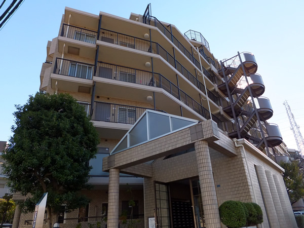 コスモ日吉の外観