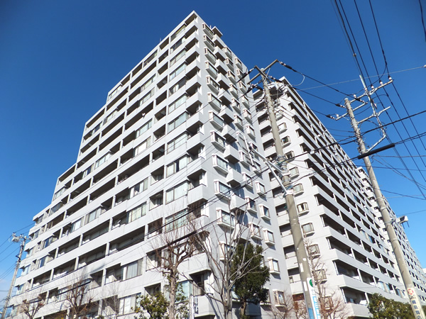 日吉ロイヤルマンションの外観