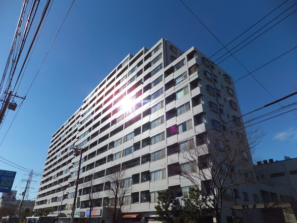 日吉ロイヤルマンションの外観