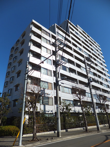 日吉ロイヤルマンションの外観