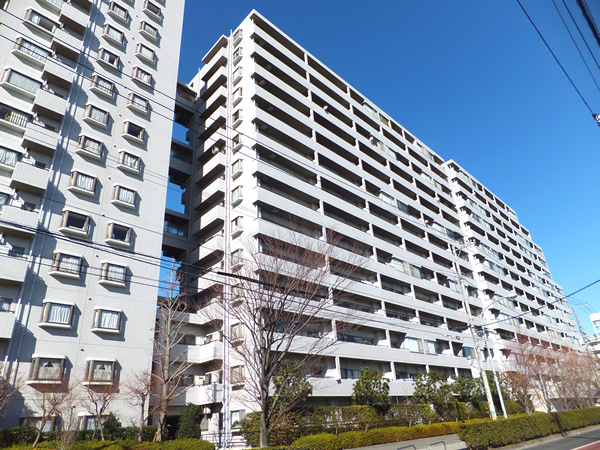 日吉ロイヤルマンションの外観