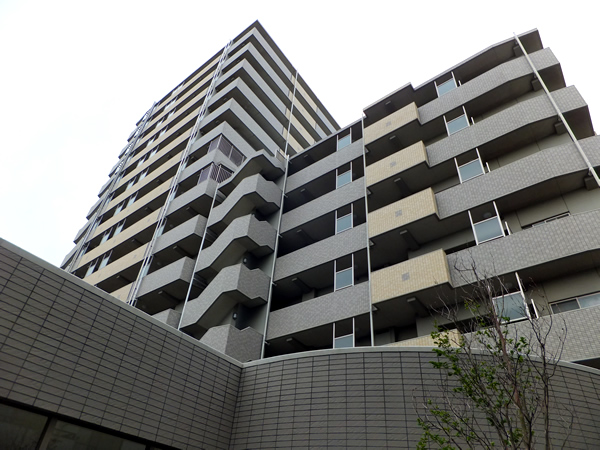 ライオンズプラザ小田急相模原の外観