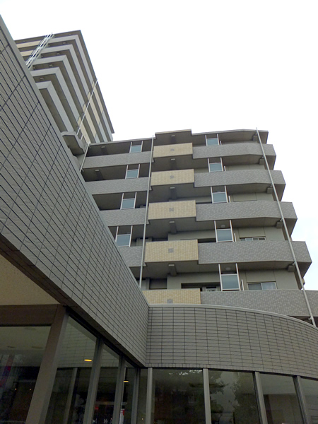 ライオンズプラザ小田急相模原の外観