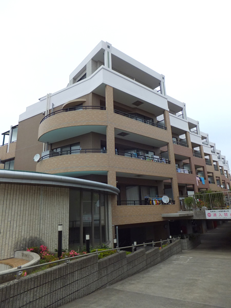 ロアーブルガーデン相模大野イースト館の外観