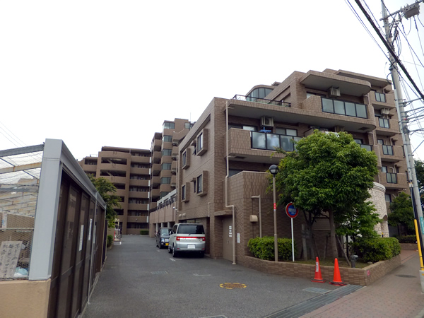 ライオンズヴィアーレ相模大野の外観