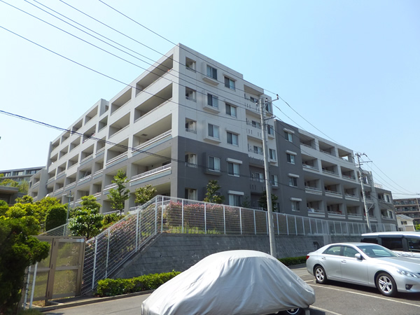 ブランズたまプラーザ美しの森グラシスの外観