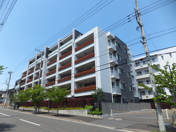 ブランズたまプラーザ美しの森カレンスの外観