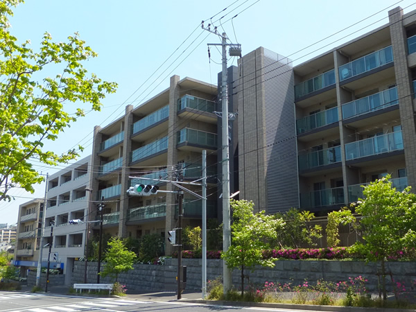 ライオンズたまプラーザ美しの森の外観