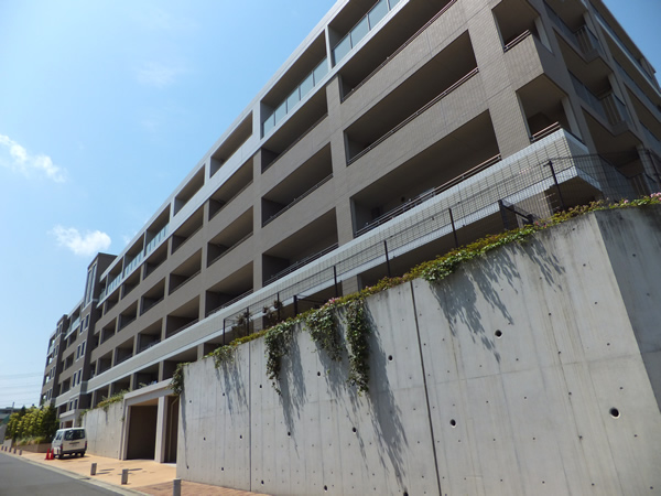 ドレッセ美しの森シルフィーノイーストウィングの外観