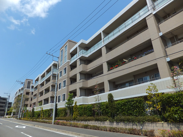 ドレッセ美しの森シルフィーノイーストウィングの外観