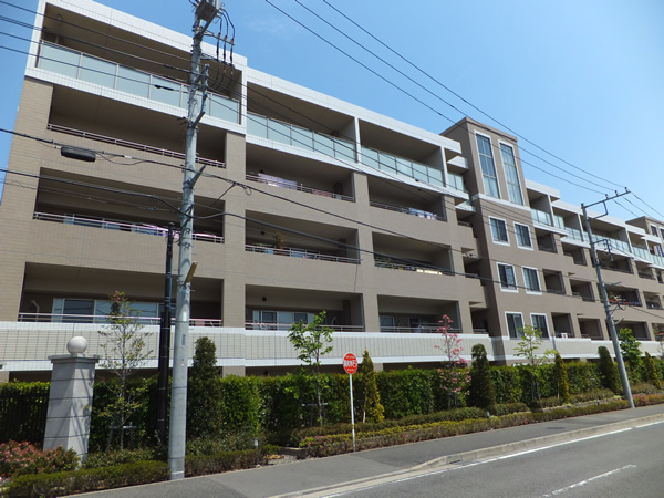 ドレッセ美しの森シルフィーノイーストウィングの外観