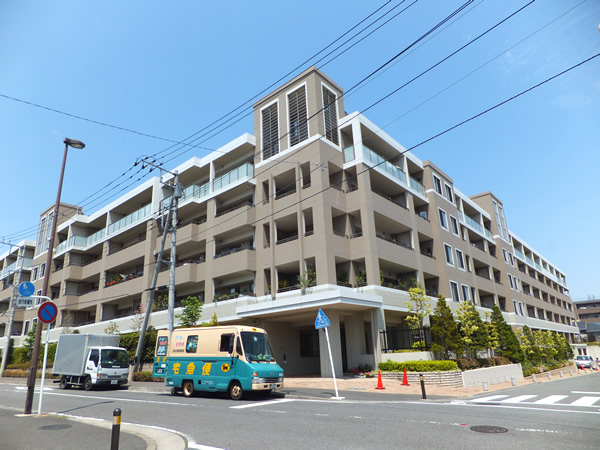 ドレッセ美しの森シルフィーノイーストウィングの外観