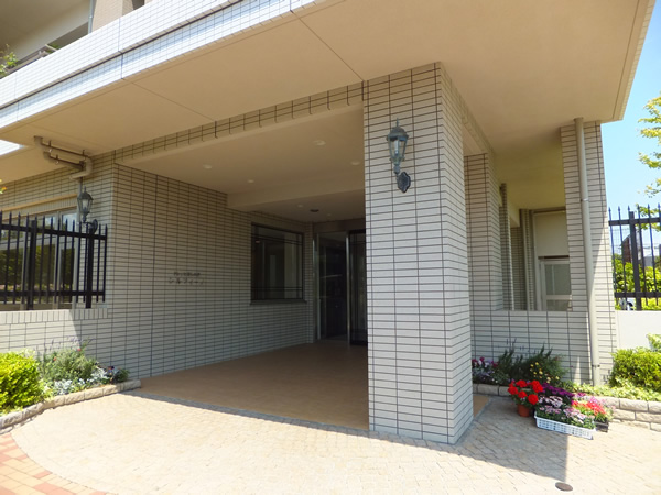 ドレッセ美しの森シルフィーノイーストウィングの外観