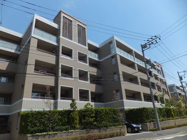 ドレッセ美しの森シルフィーノウエストウィングの外観