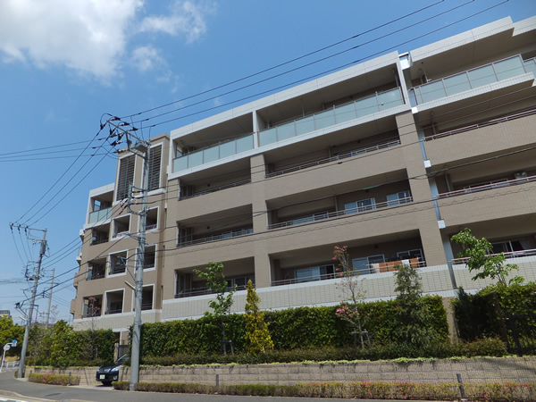 ドレッセ美しの森シルフィーノウエストウィングの外観