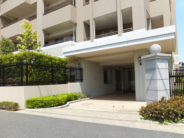 ドレッセ美しの森シルフィーノウエストウィングの外観