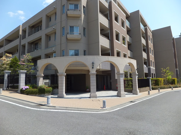 ドレッセ美しの森セントヴェールウエストヒルの外観