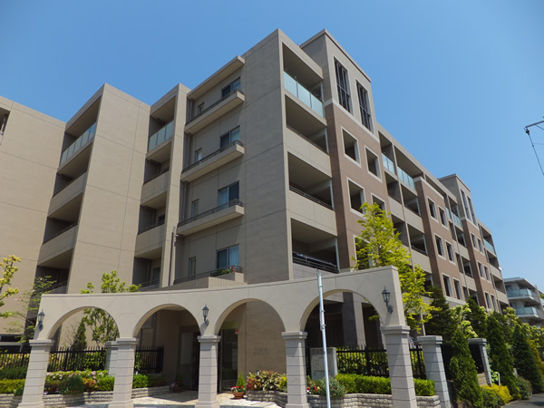 ドレッセ美しの森セントヴェールイーストヒルの外観