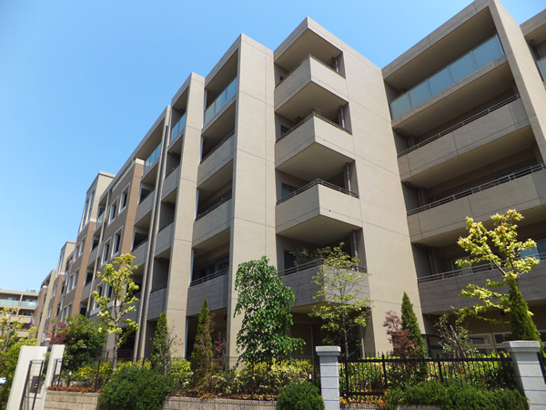 ドレッセ美しの森セントヴェールイーストヒルの外観