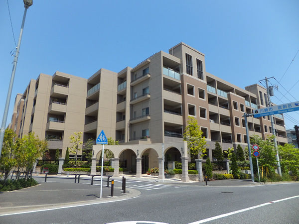 ドレッセ美しの森セントヴェールイーストヒルの外観