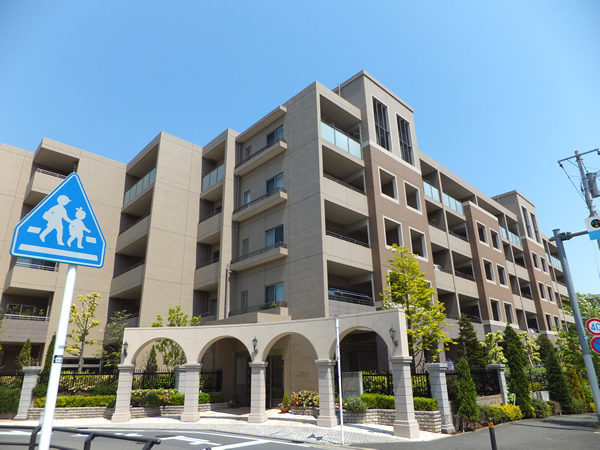 ドレッセ美しの森セントヴェールイーストヒルの外観