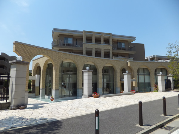 ドレッセ美しの森フロラージュウエストヒルの外観