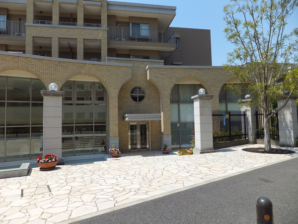 ドレッセ美しの森フロラージュウエストヒルの外観