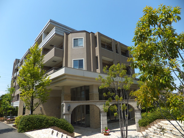 ドレッセ美しの森フロラージュイーストヒルの外観