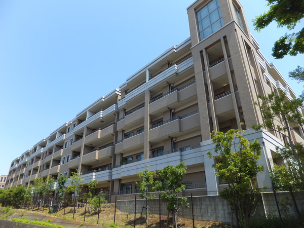 ドレッセ美しの森フロラージュイーストヒルの外観