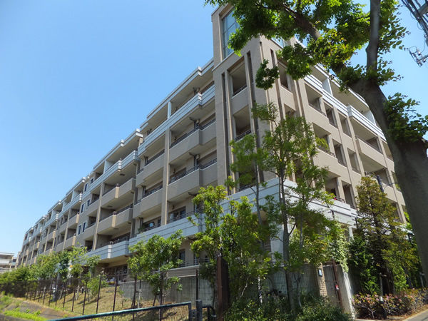 ドレッセ美しの森フロラージュイーストヒルの外観