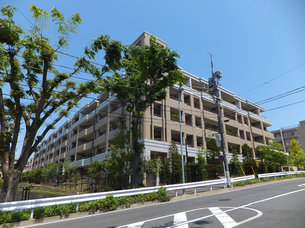 ドレッセ美しの森フロラージュイーストヒルの外観