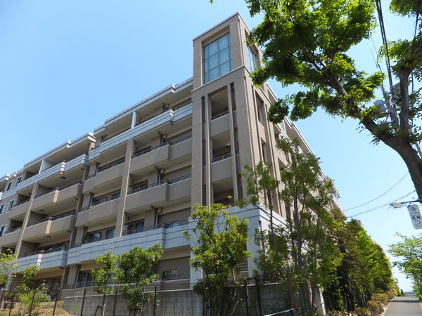 ドレッセ美しの森フロラージュイーストヒルの外観