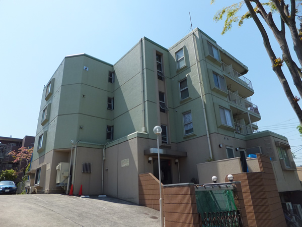 陽輪台美しが丘の外観