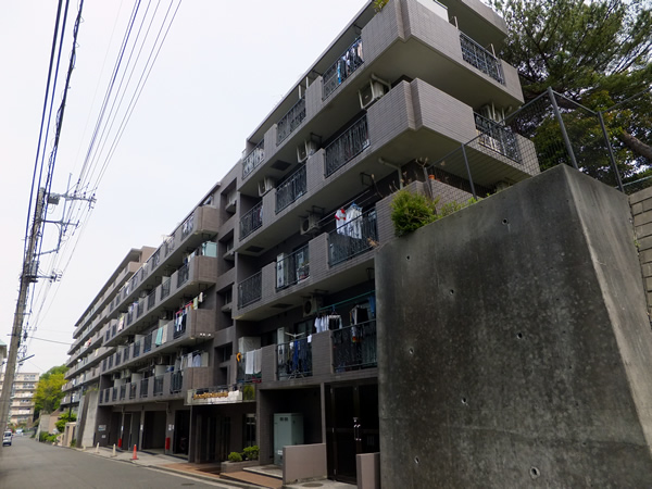 フローレンスパレスたまプラーザの外観