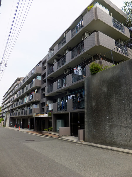 フローレンスパレスたまプラーザの外観