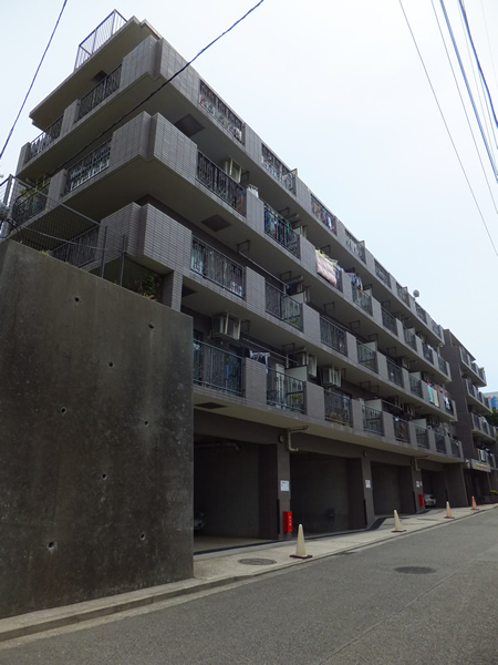 フローレンスパレスたまプラーザの外観