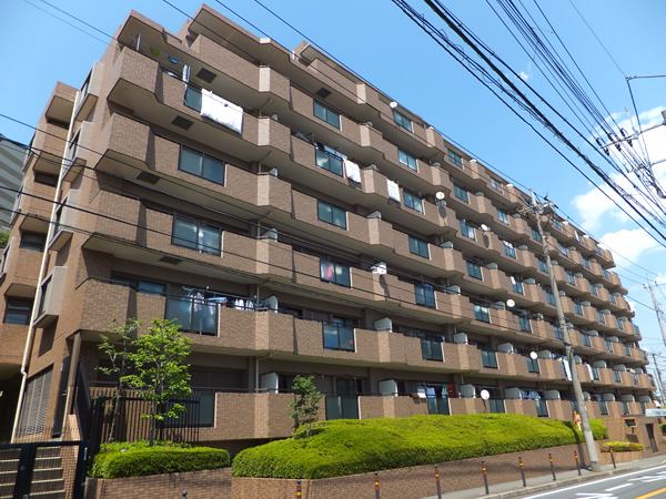 朝日シティパリオ鶴見岸谷の外観