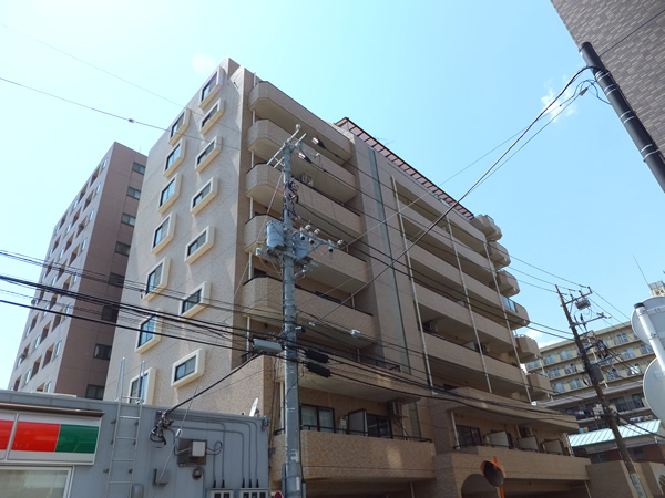 コスモ横浜鶴見の外観