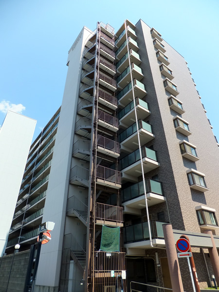 ライオンズマンション鶴見花月園前の外観