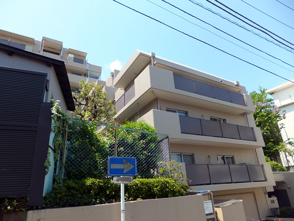 イトーピア鶴見の外観