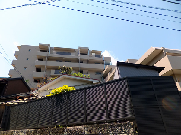 イトーピア鶴見の外観