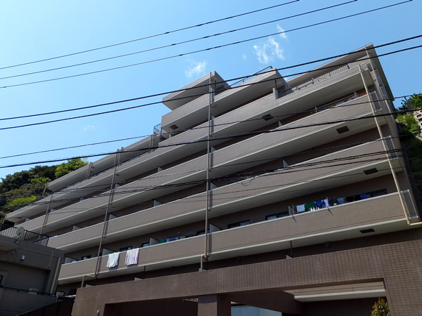 グランデマール鶴見の外観