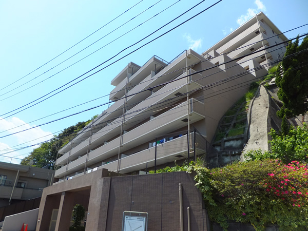 グランデマール鶴見の外観