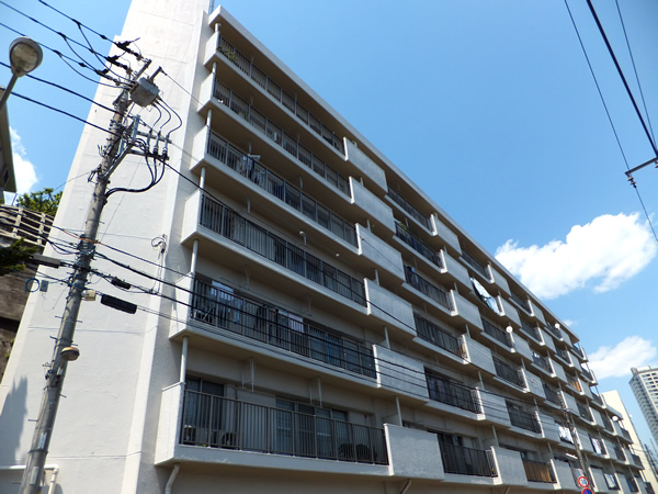 鶴見ファイナンスの外観