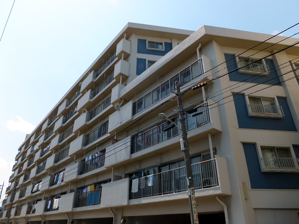 鶴見ファイナンスの外観