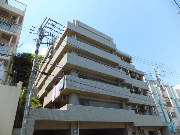 ガラステージ横浜鶴見の外観