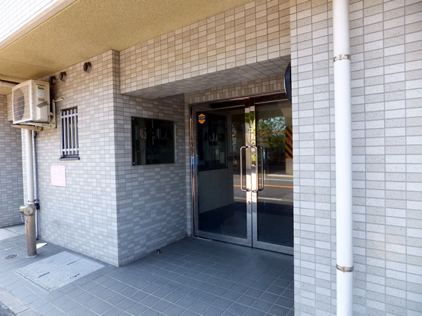 ガラステージ横浜鶴見の外観