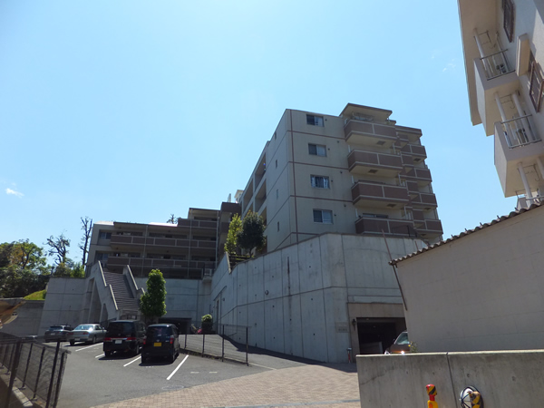 エストグランディール横浜鶴見の外観